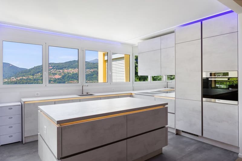 Favoloso Appartamento 5.5 locali, con Vista Lago e Piscina a Montagnola, Svizzera (3)