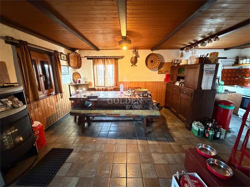 Independent rustic house with 2'000 m² of land, about 20 minutes from Gor (5)