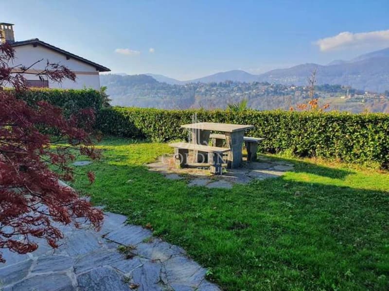 Maison bifamiliale avec 2 × 3,5 pièces et une maison de 2,5 pièces avec jardin (12)