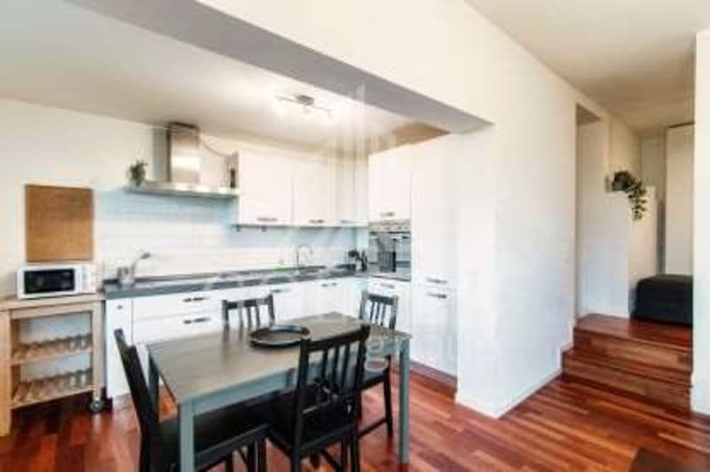 Maison bifamiliale avec 2 × 3,5 pièces et une maison de 2,5 pièces avec jardin (9)