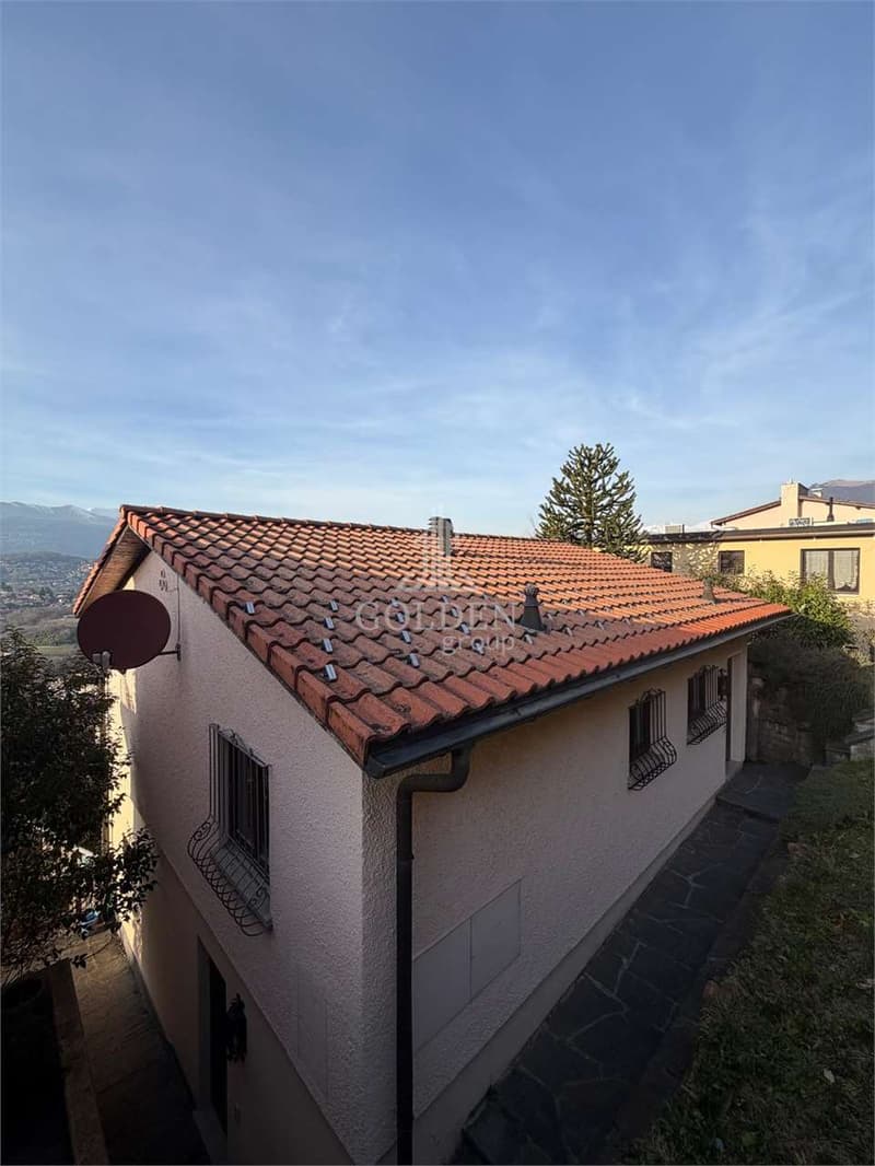 Maison bifamiliale avec 2 × 3,5 pièces et une maison de 2,5 pièces avec jardin (3)