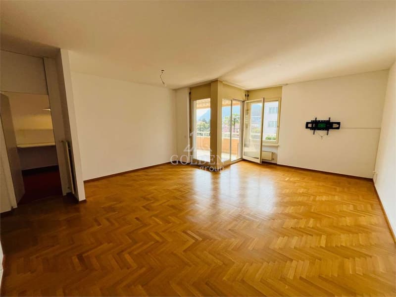 Noble 4.5 rooms with terrace and parking spaces in the garage (1)