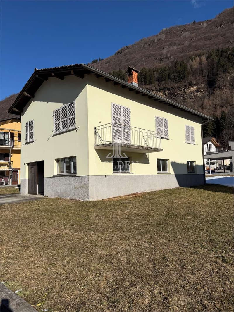 Detached house with large plot in Aquila-Blenio (2)