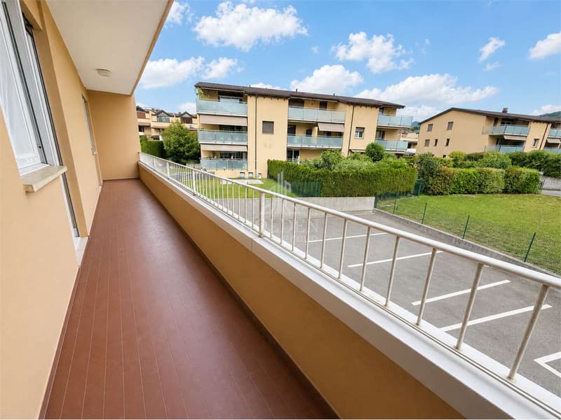 Commercial space/showroom with 4 parking spaces in strategic location (11)