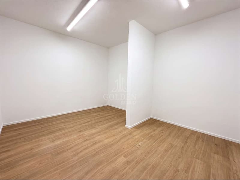 Commercial space/showroom with 4 parking spaces in strategic location (8)