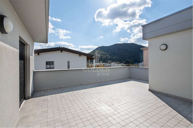 Exclusive 4.5-Room Attic with Large Panoramic Terrace for Rent (6)