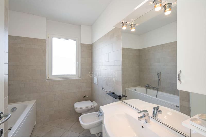 Exclusive 4.5-Room Attic with Large Panoramic Terrace for Rent (9)