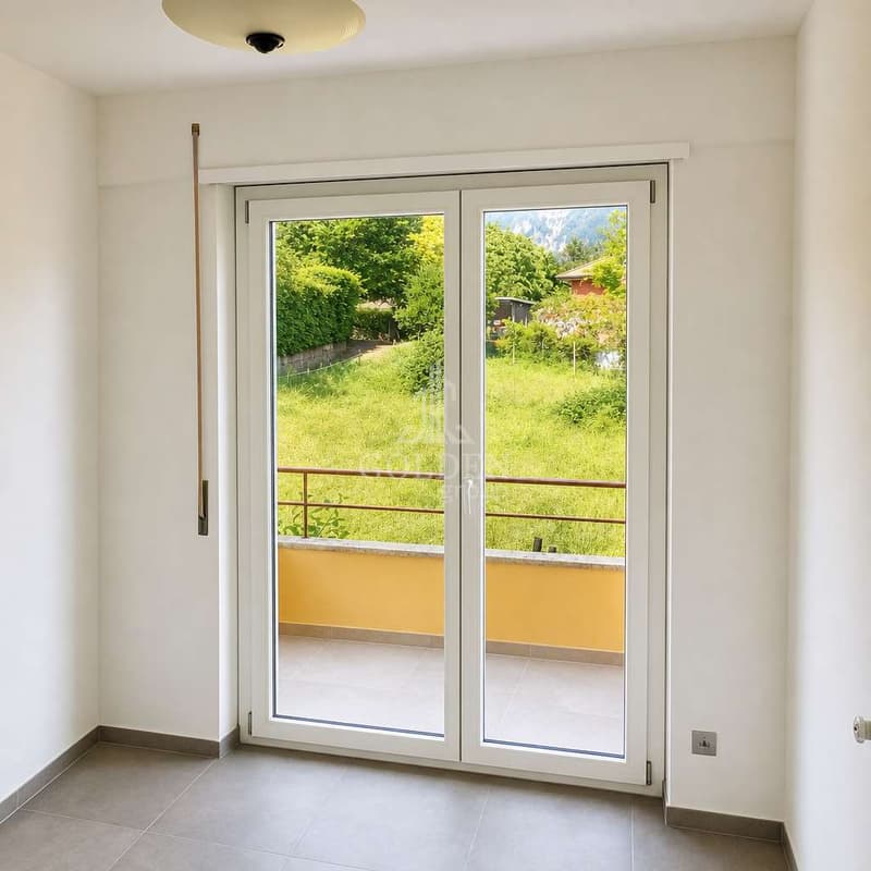 Spacious 4.5-room apartment with private garden in Tremona renovated (8)