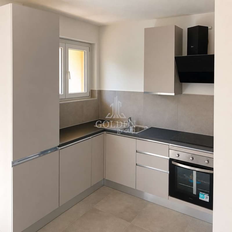 Spacious 4.5-room apartment with private garden in Tremona renovated (2)