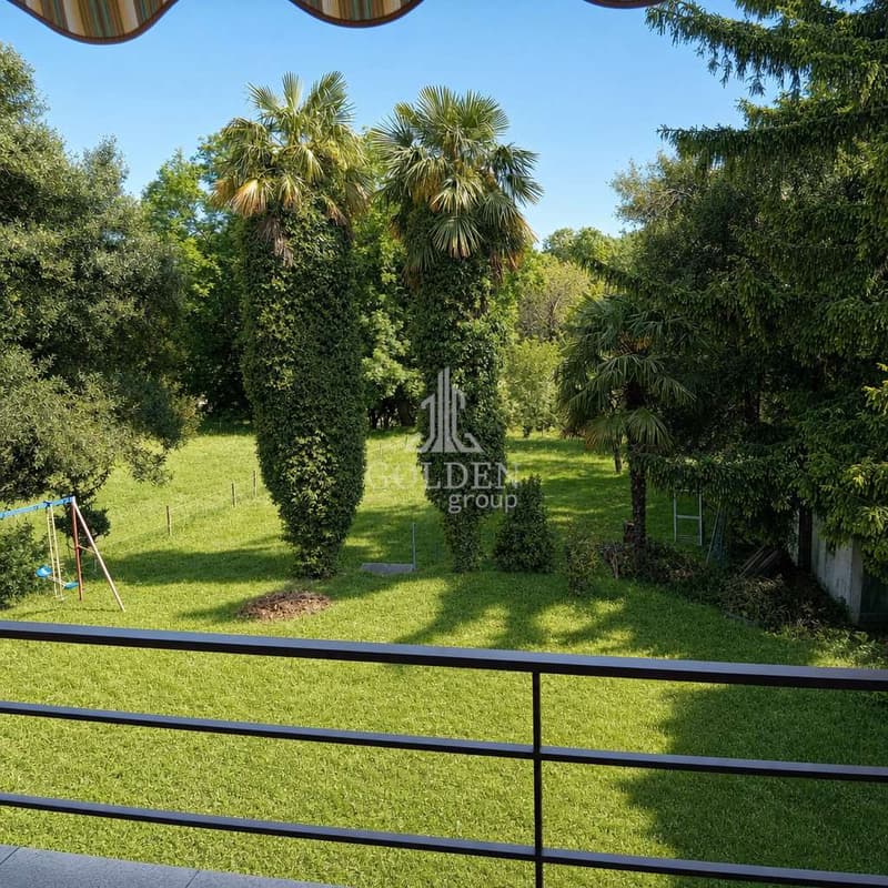 Spacious 4.5-room apartment with private garden in Tremona renovated (12)