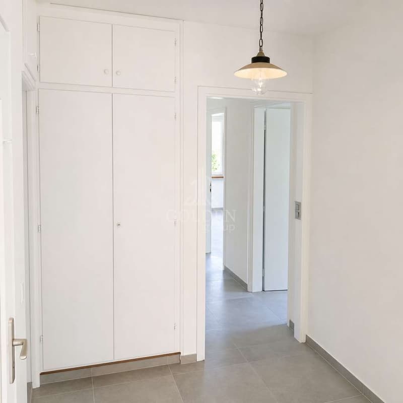 Spacious 4.5-room apartment with private garden in Tremona renovated (10)