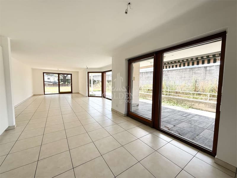Ampio 4.5 locali con giardino privato e terrazza coperta (5)