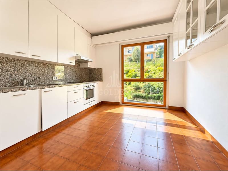 Lugano-Breganzona - 3.5 locali 108 m² al 4 piano con cantina e balcon (4)