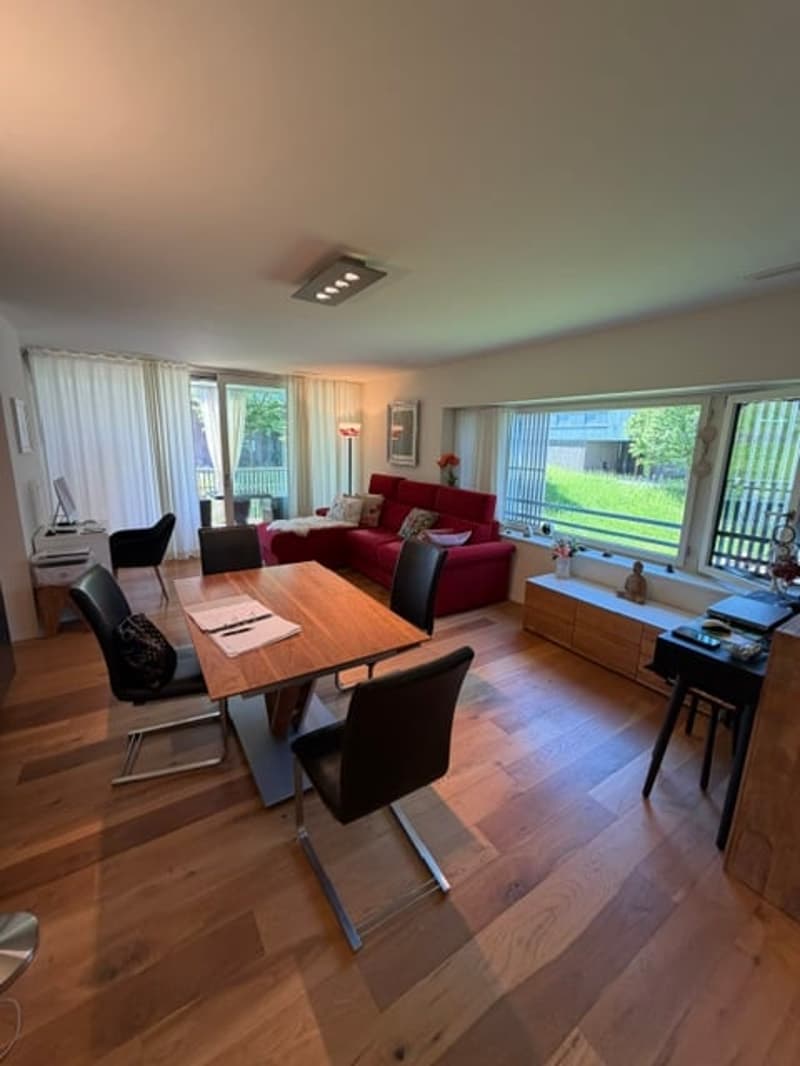 Hochwertige 2.5-Zimmer-Wohnung mit grosszügigem Wohnbereich und 10 m² Südwest-Terrasse (12)