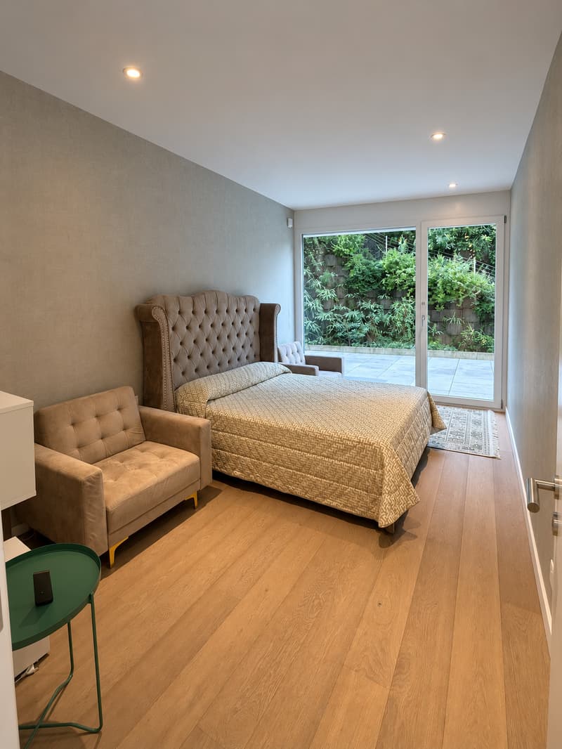 Stunning 3.5-Room Apartment with Panoramic Lake & Mountain Views in Paradiso (7)