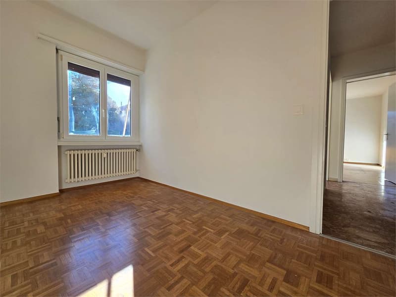 Appartement spacieux de 4,5 pièces au dernier étage avec 3 terrasses et places de parking (10)