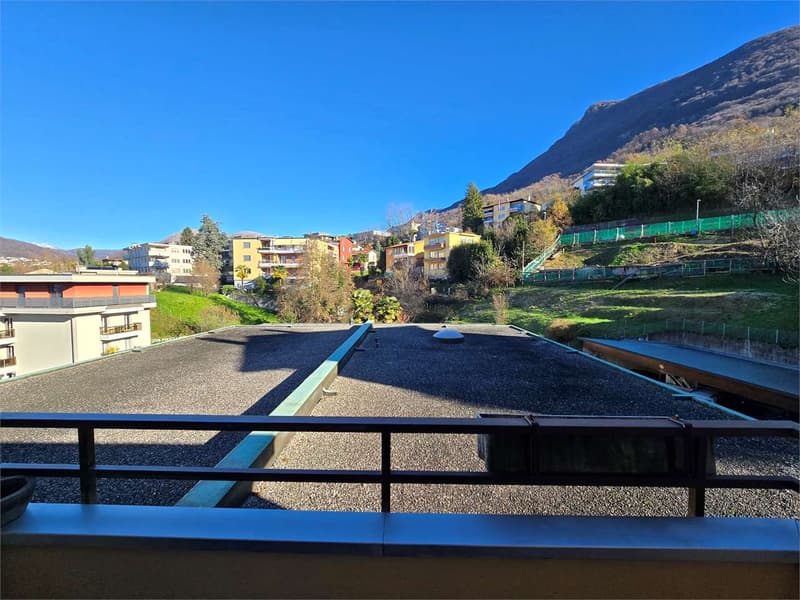 Appartement spacieux de 4,5 pièces au dernier étage avec 3 terrasses et places de parking (13)