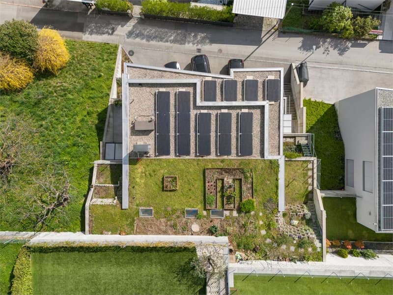 New modern villa + 2.5 independent units | 8 parking spaces (6)