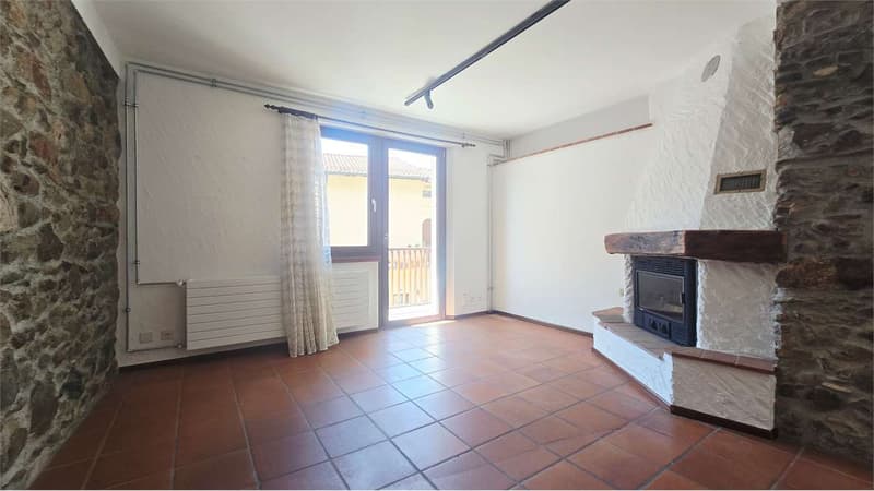 Vezia core: 3-level house renovated with Ticino charm (3)
