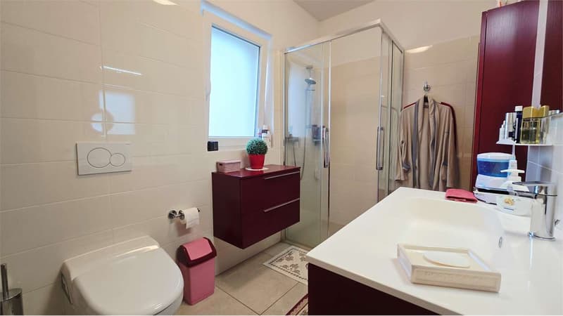 Appartement spacieux 4.5 pièces dans un quartier calme et verdoyant (13)