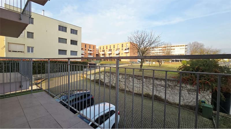 Appartement spacieux 4.5 pièces dans un quartier calme et verdoyant (12)