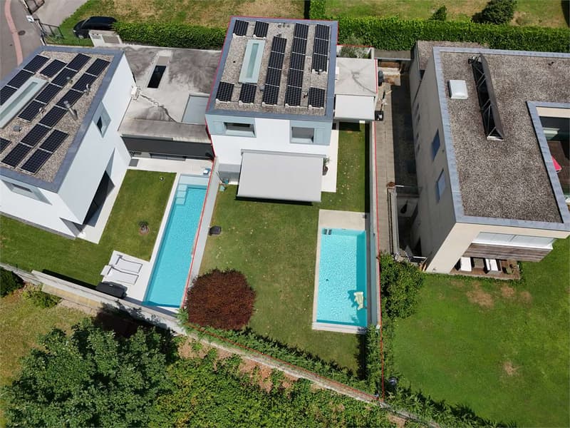 Contemporary villa with pool in Villa Luganese (1)