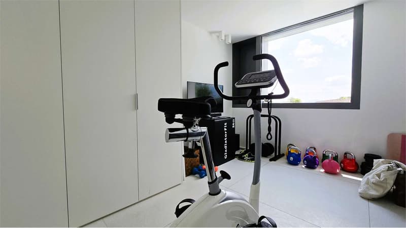 Contemporary villa with pool in Villa Luganese (9)