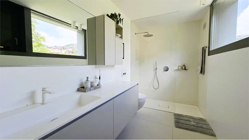 Contemporary villa with pool in Villa Luganese (8)