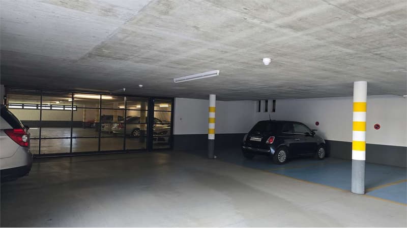 Caslano Via Stazione - 2 Posti Auto in Autorimessa (5)