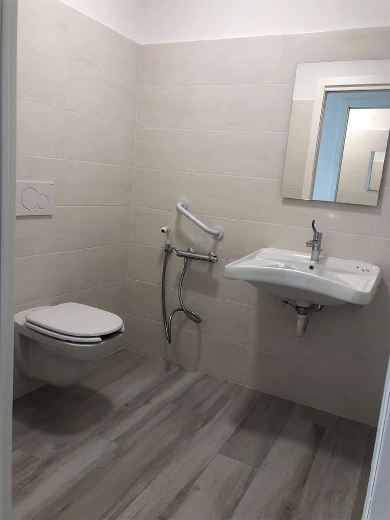 Affittasi Locale Commerciale - 40 m² - Centro Biasca (4)