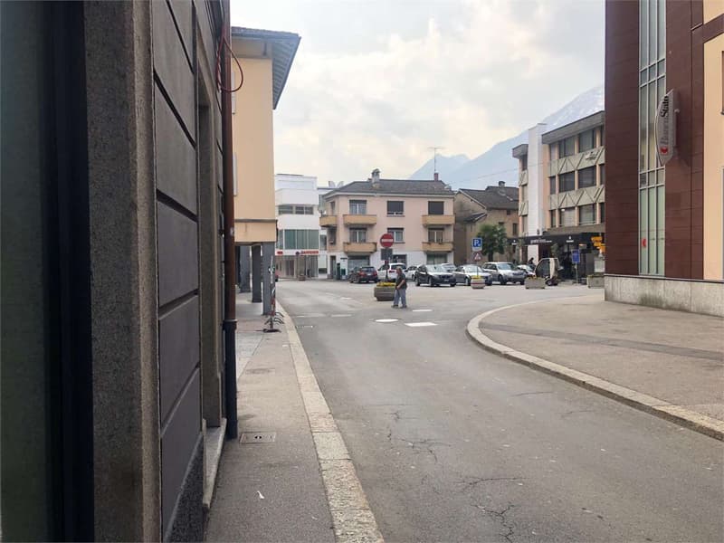 Affittasi Locale Commerciale - 40 m² - Centro Biasca (6)