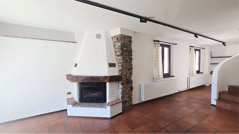 Nucleo di Vezia: casa 3 livelli rinnovata con charme ticinese (1)