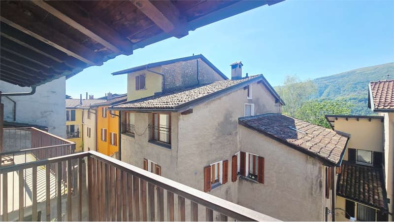 Nucleo di Vezia: casa 3 livelli rinnovata con charme ticinese (8)