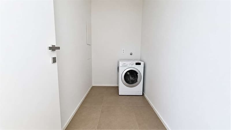 Moderno appartamento 2.5 locali con terrazza nella Residenza Due Laghi (10)