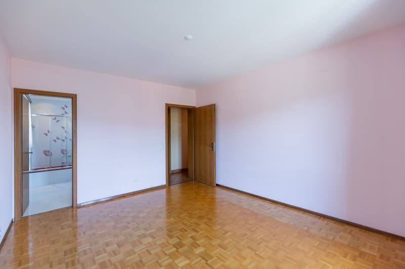 Elegantes Einfamilienhaus mit 6.5 Zimmern in Davesco-Soragno (12)