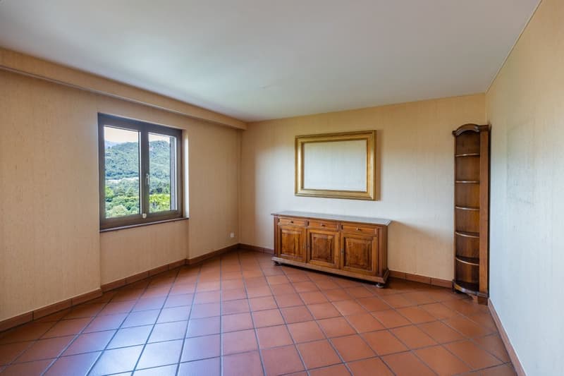 Elegantes Einfamilienhaus mit 6.5 Zimmern in Davesco-Soragno (6)
