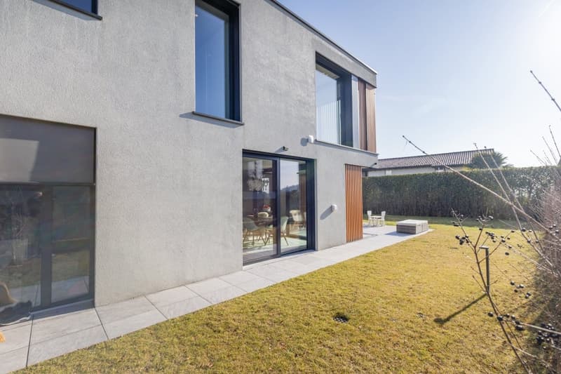 Splendido appartamento duplex di 4.5 locali di recente costruzione a Comano (14)