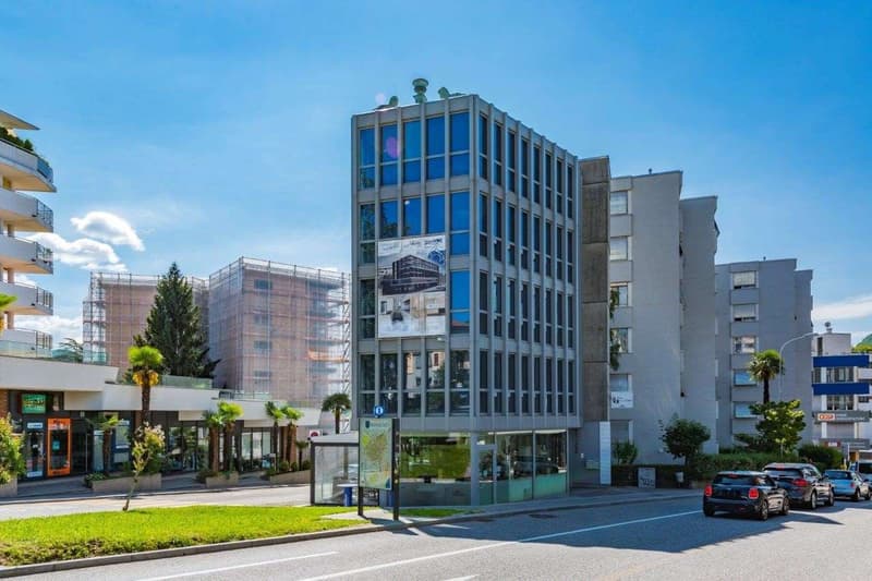 Office for rent in a very serviced area (1)