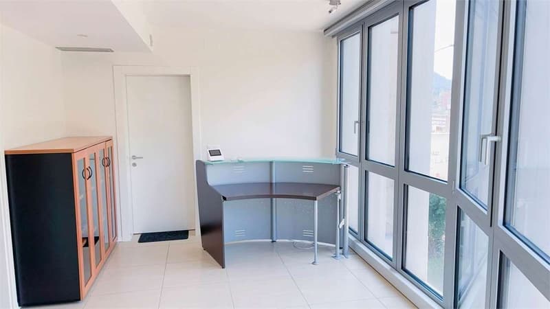 Office for rent in a very serviced area (3)