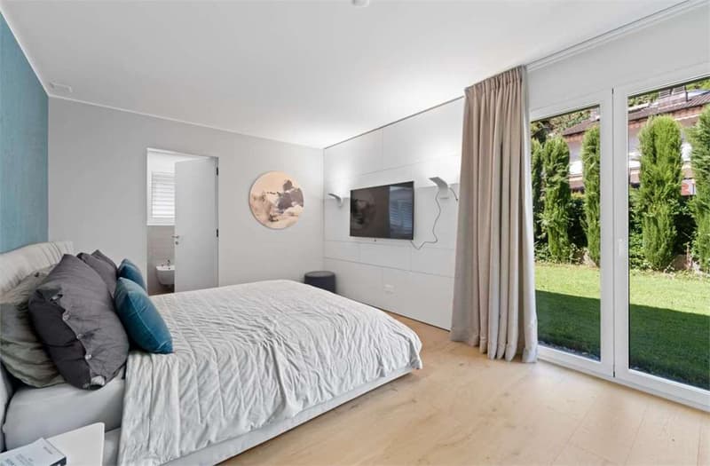 Votre Refuge de Design avec Vue sur le Lac: Lumière, Espace et Modernité (9)