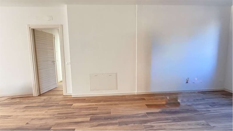 Three-room apartment with garden and exclusive services (13)