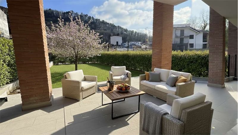 Three-room apartment with garden and exclusive services (3)