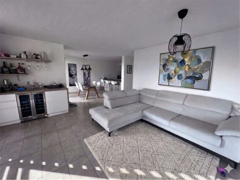 Bright 3.5-room apartment with large terraces (3)