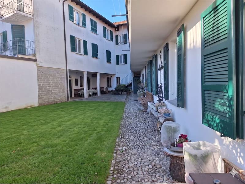 Historic Charm and Sunny: Your Peaceful Oasis in Coldrerio (8)