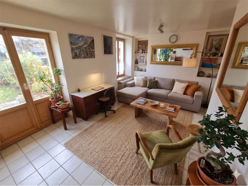Historic Charm and Sunny: Your Peaceful Oasis in Coldrerio (9)