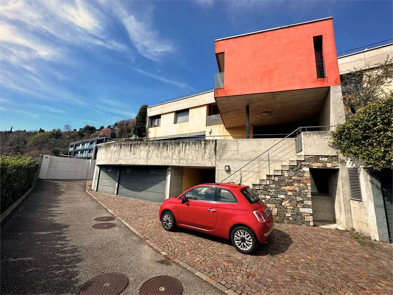 Spacious and Bright Head Villa with Unbeatable Lake View - Rent to Buy (11)