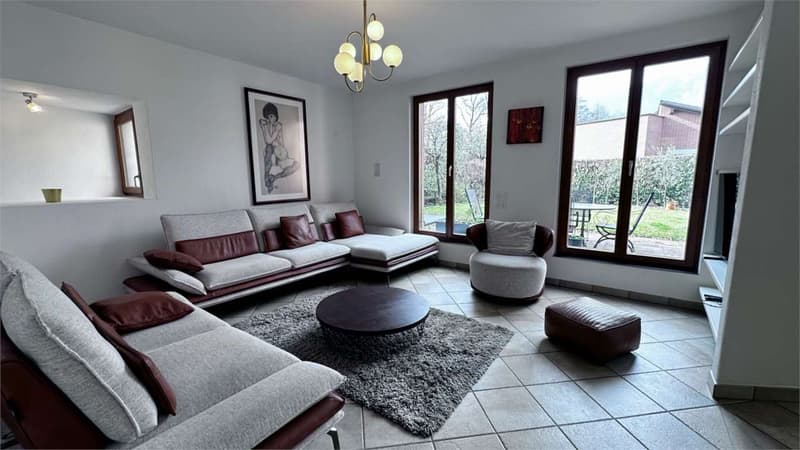 In a reserved area and in nature, elegant VILLA with garden and woods (3)