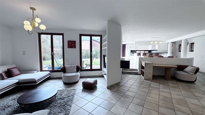In a reserved area and in nature, elegant VILLA with garden and woods (5)