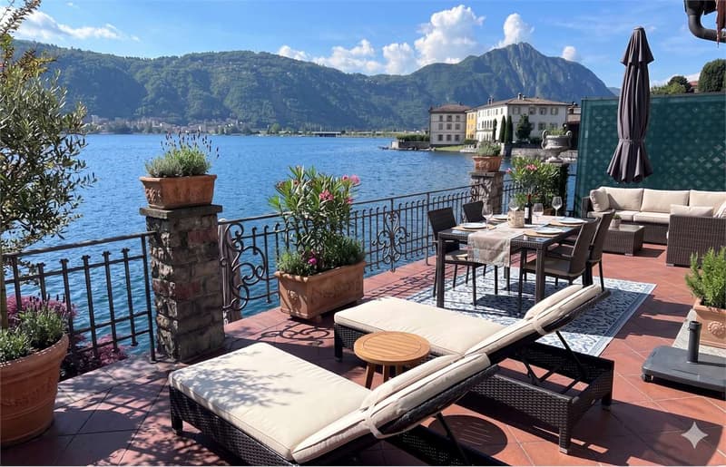 Your Jewel Pieds-dans-l'eau in Bissone, Rarity with Private Darsena (9)