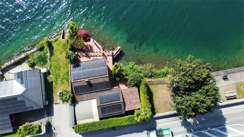 Your Jewel Pieds-dans-l'eau in Bissone, Rarity with Private Darsena (6)